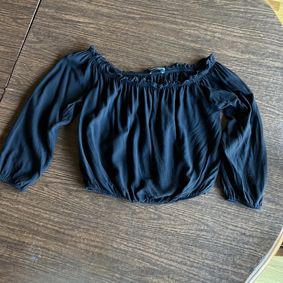 BRANDY MELVILLE TOP MAURA OFF SHOULDER BLACK - Picture 4 of 5